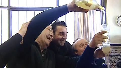 Vecinos de Sevilla celebran el premio Vecinos de Sevilla celebran el premio