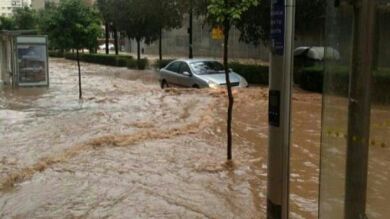 Una fuerte tromba de agua provoca graves inundaciones en el centro de Málaga
