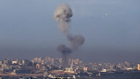 Instantes posteriores a un bombardeo en Gaza Instantes posteriores a un bombardeo en Gaza