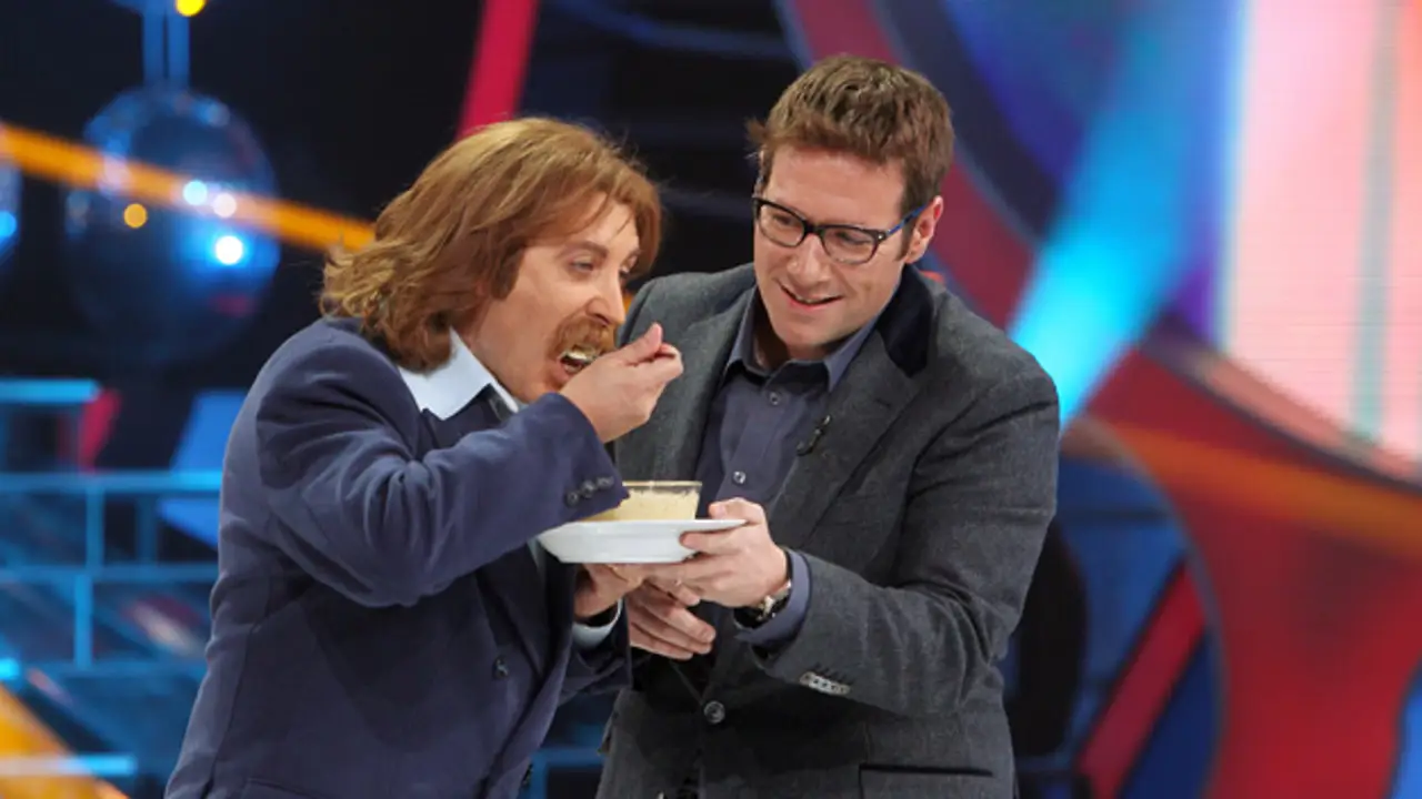 Comer sopa con bigote
