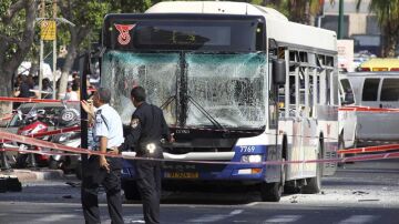 La explosión de un autobús en Tel Aviv deja diez víctimas