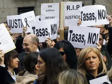 Protestas de jueces y fiscales por las tasas Protestas de jueces y fiscales por las tasas