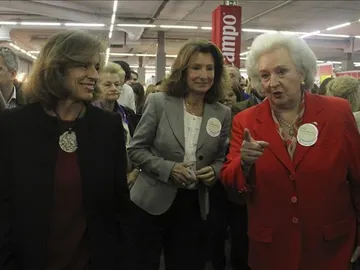 Ana Botella y la infanta Doña Pilar, en la apertura de 'El Rastrillo' Ana Botella y la infanta Doña Pilar, en la apertura de 'El Rastrillo'