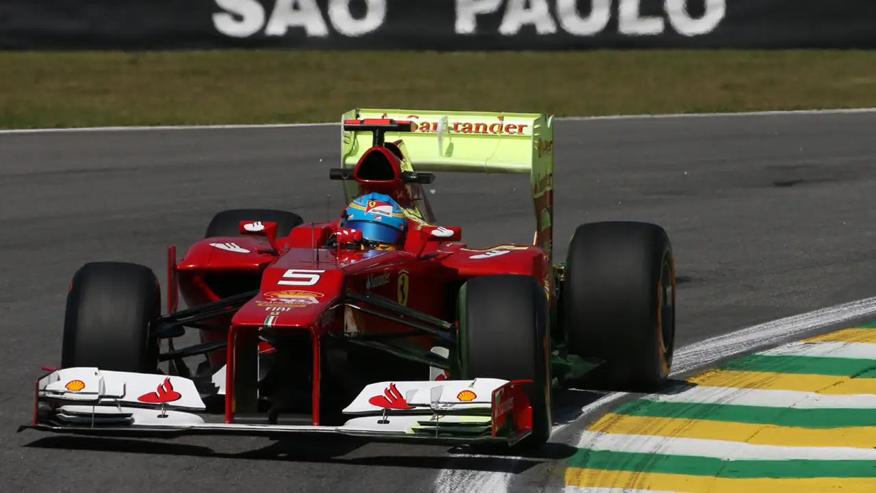 Alonso rueda en Interlagos