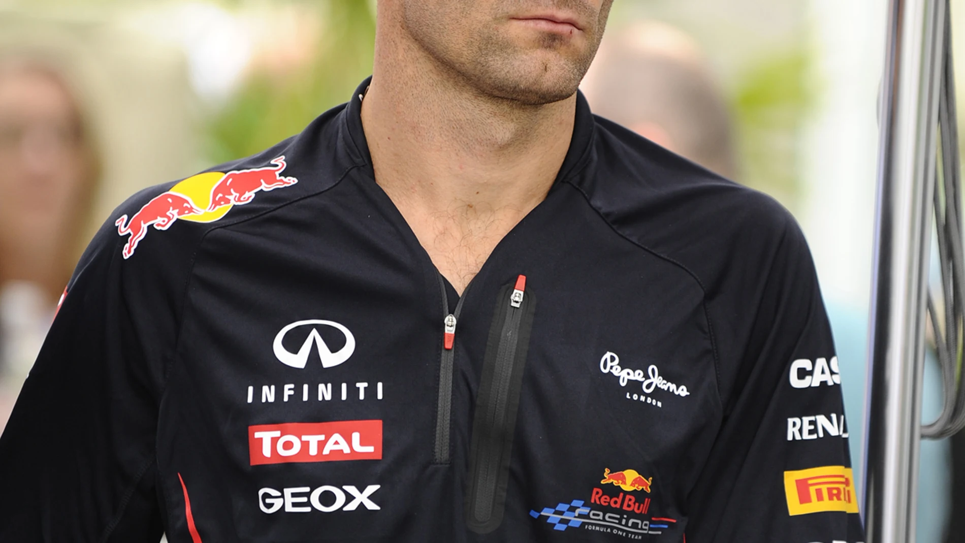 Webber camina por Sao Paulo