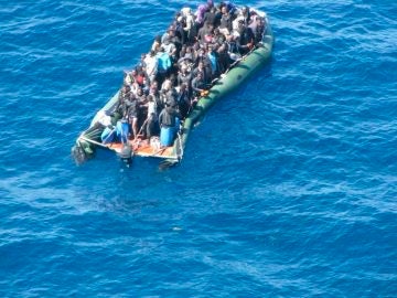 Una patera llega a Lampedusa