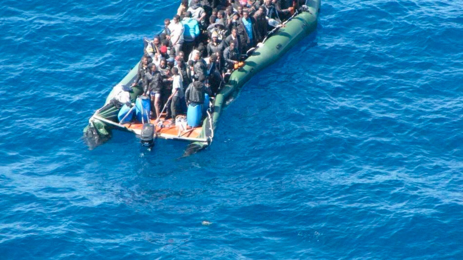 Una patera llega a Lampedusa