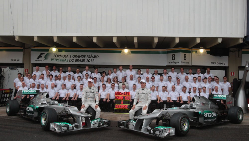 Mercedes dice adiós a Schumacher