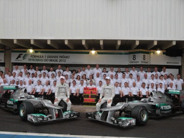Mercedes dice adiós a Schumacher