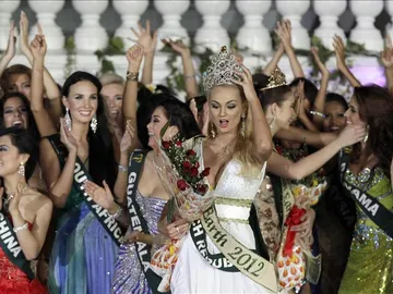 Una checa gana Miss Tierra 2012 Una checa gana Miss Tierra 2012