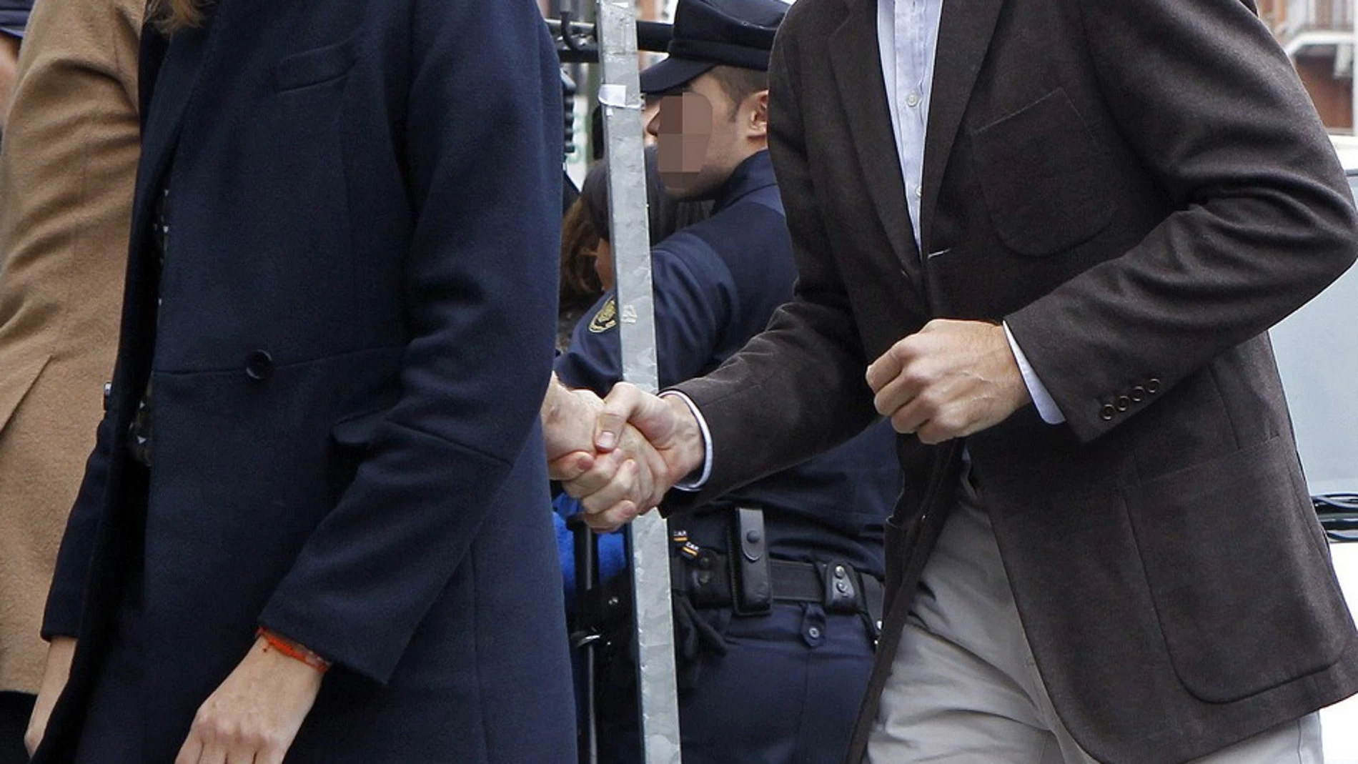 La infanta Cristina e Iñaki Urdangarín visitan al Rey La infanta Cristina e Iñaki Urdangarín visitan al Rey