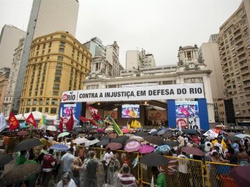 Decenas de miles de personas se manifestaron para protestar contra esta nueva ley 