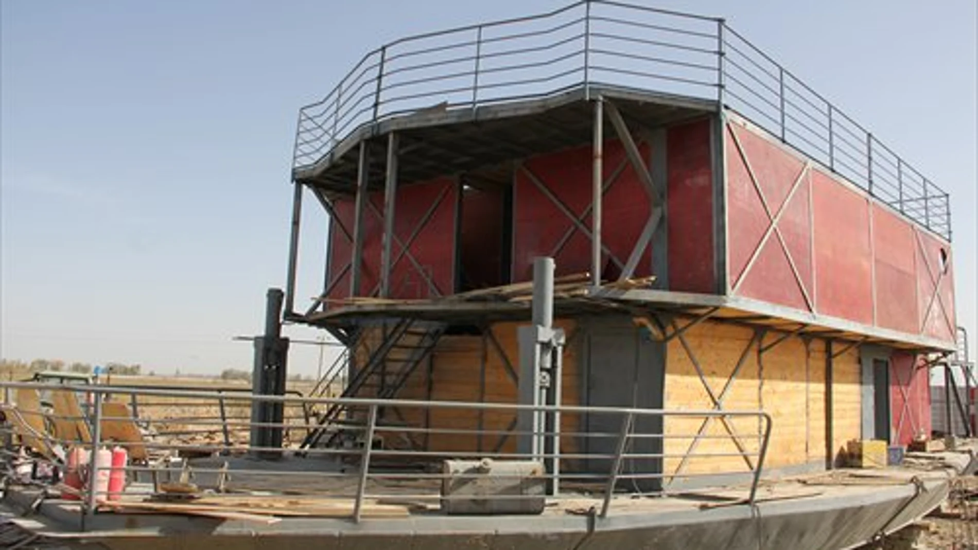 Arca en construcción con la que un chino pretende salvarse del apocalipsis Arca en construcción con la que un chino pretende salvarse del apocalipsis