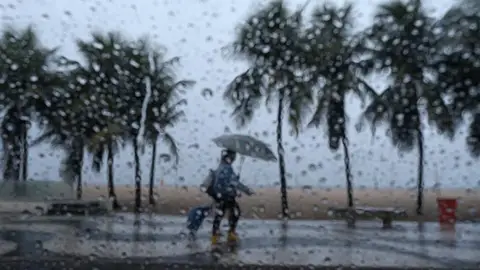 La jornada contará con vientos de hasta 100 km/h y precipitaciones y tormentas. La jornada contará con vientos de hasta 100 km/h y precipitaciones y tormentas.