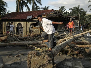 El tifón 'Pablo' a su paso por Filipinas