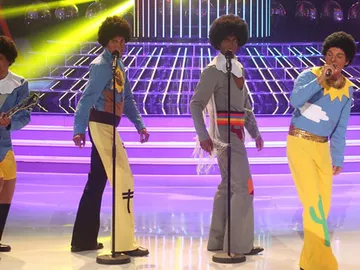 Auryn imita a los Jackson 5 Auryn imita a los Jackson 5