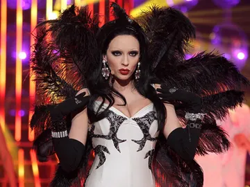 Anna Simon imita a Alaska Anna Simon imita a Alaska