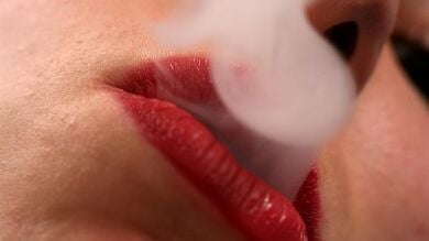 El tabaco es la causa directa de dos de cada diez tumores cancerosos
