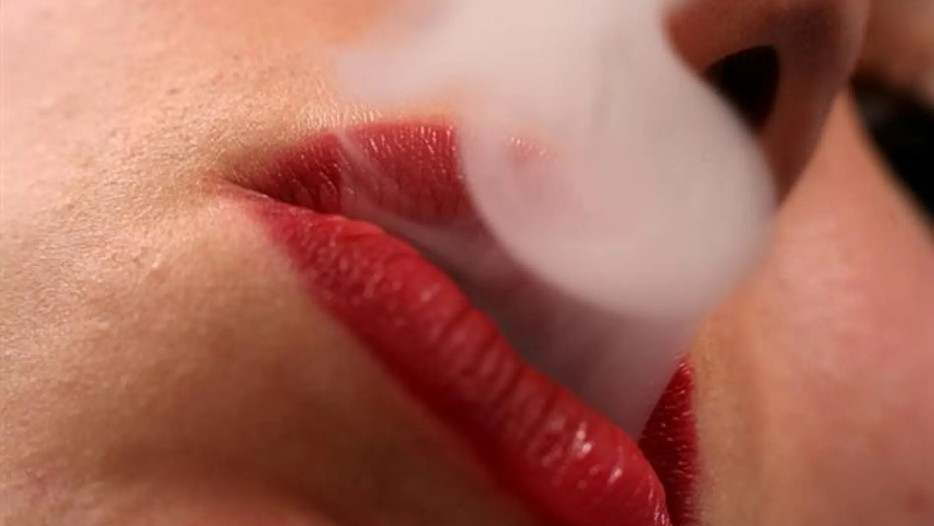 Joven fumadora Joven fumadora