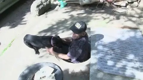 Un colombiano vive 21 años en una alcantarilla Un colombiano vive 21 años en una alcantarilla