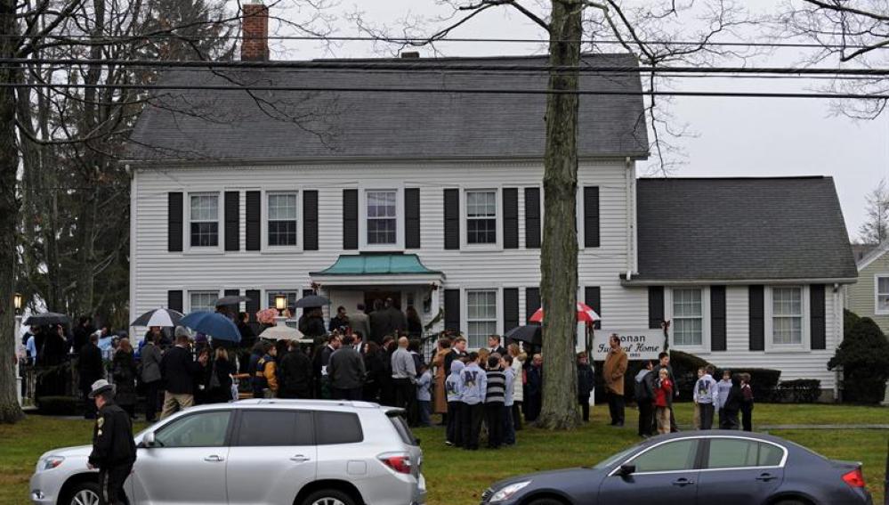 Funeral de una de las víctimas del tiroteo de Newtown