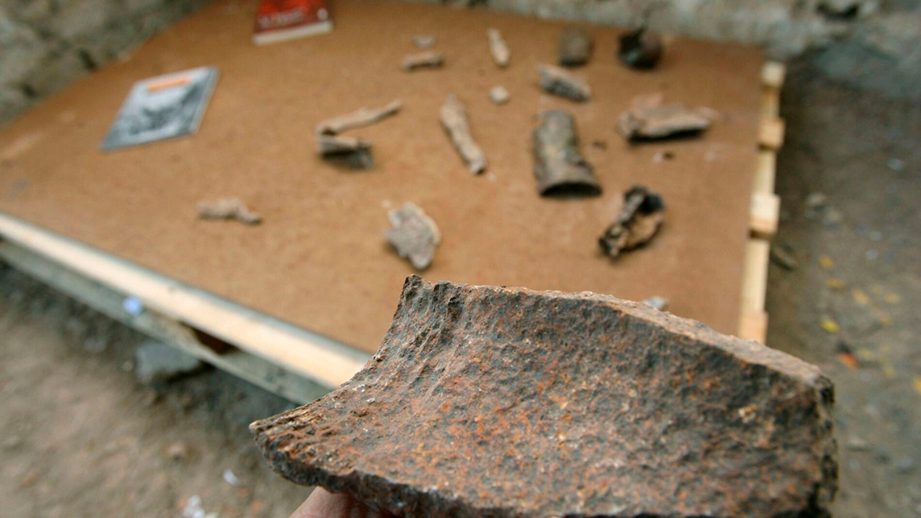 Restos de un ob&uacute;s de la Guerra Civil.