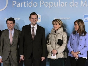 Mariano Rajoy acompañado por Ignacio González, Esperanza Aguirre y Ana Mato.