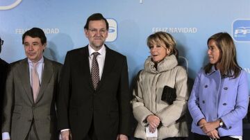 Mariano Rajoy acompañado por Ignacio González, Esperanza Aguirre y Ana Mato.