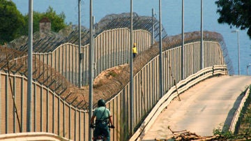 Imagen de la valla que separa Marruecos y Melilla.