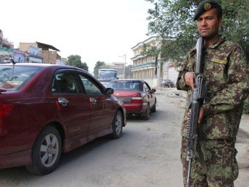 Un soldado afgano en servicio