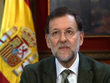 El presidente del Gobierno, Mariano Rajoy, se dirige a las tropas en Navidad