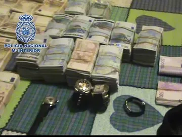 Parte del dinero intervenido en la operación Parte del dinero intervenido en la operación