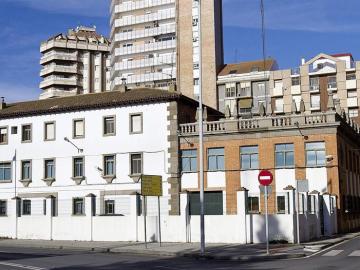 Edificio del Servicio de Aduanas de Huelva por donde accedieron los encapuchados