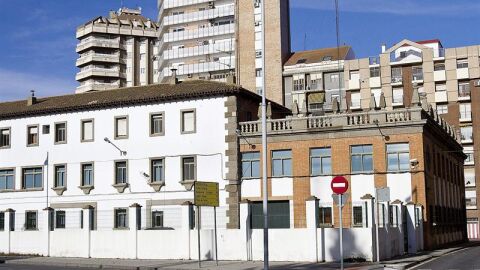 Edificio del Servicio de Aduanas de Huelva por donde accedieron los encapuchados