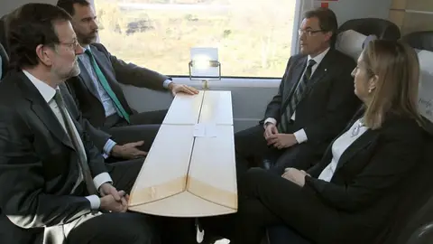 Mariano Rajoy, el príncipe Felipe, Artur Mas y Ana Pastor, durante el viaje inaugural Mariano Rajoy, el príncipe Felipe, Artur Mas y Ana Pastor, durante el viaje inaugural