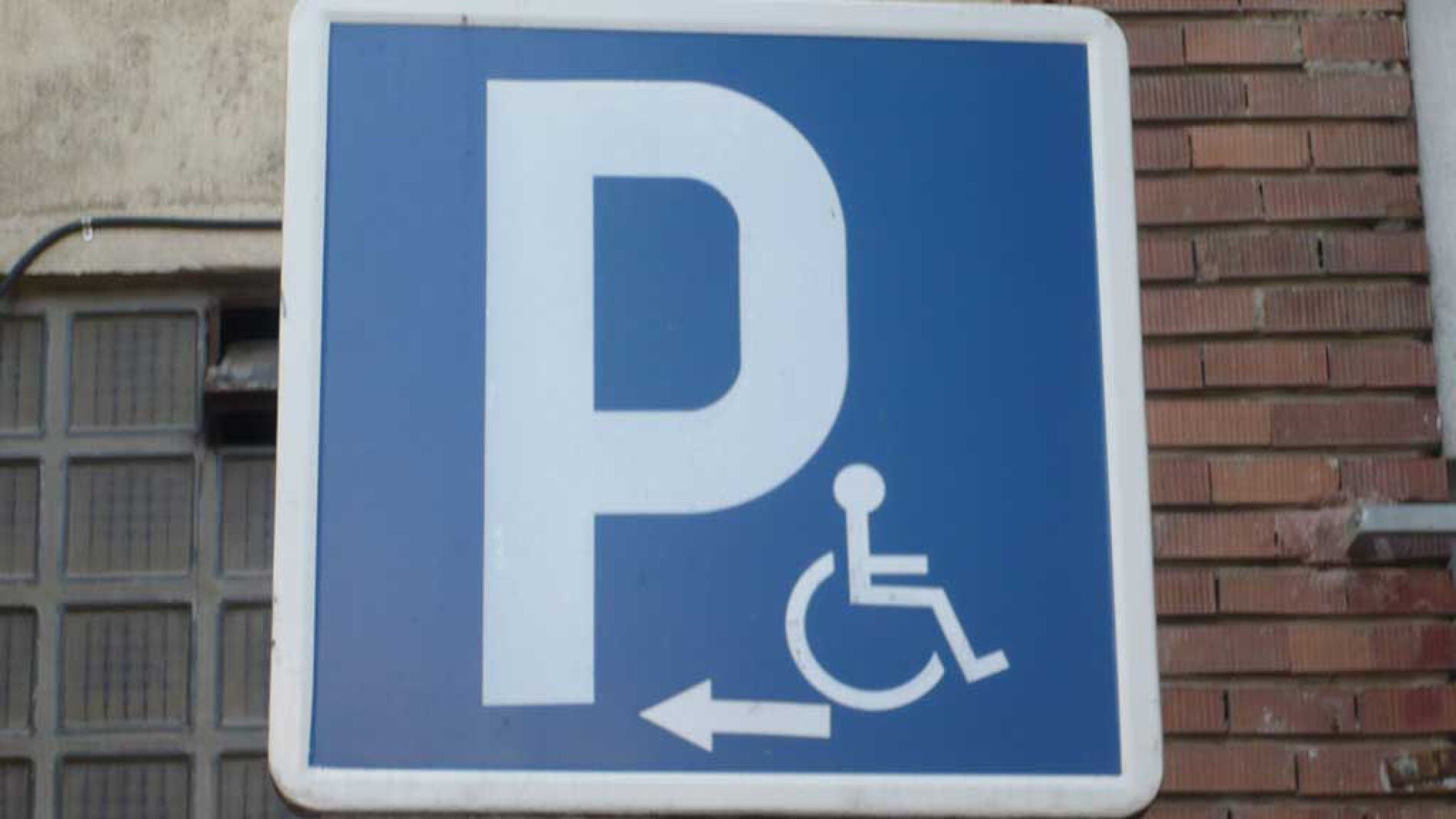Se&ntilde;al de aparcamiento para discapacitados