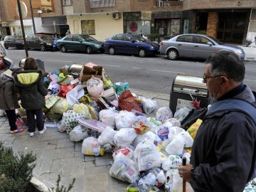 Huelga del servicio de basuras en Granada