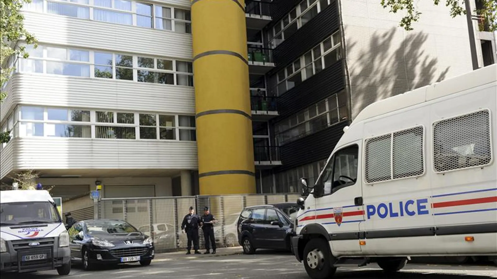 Un coche de la policía en París Un coche de la policía en París