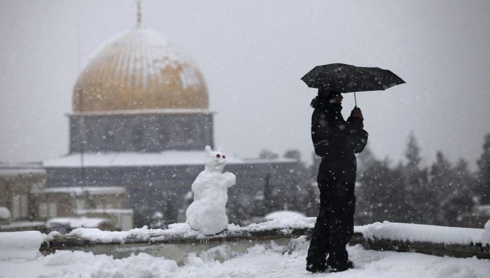 Jerusalén se cubre de nieve