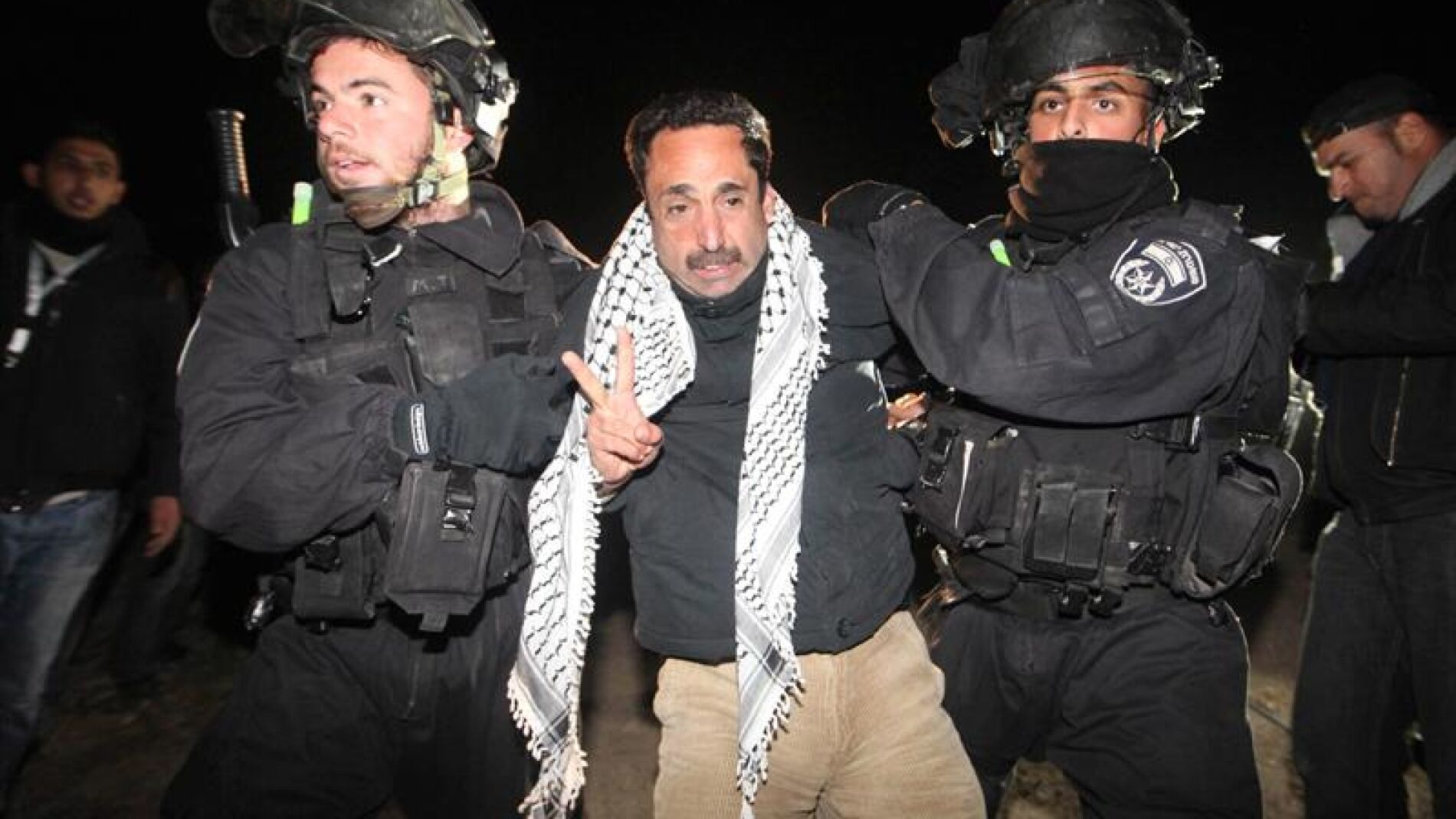 Activista palestino retenido por guardias de seguridad