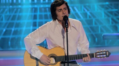 Francisco imita a Serrat en Tu cara me suena