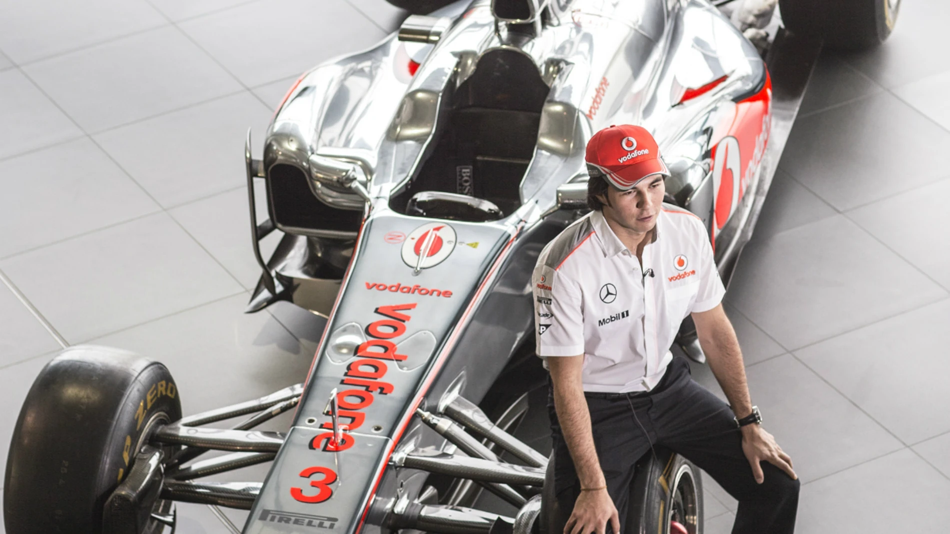 Sergio Pérez ya posa con el MP4-27 de McLaren