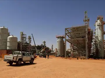 Tres rehenes en la planta de gas piden que se inicien negociaciones Tres rehenes en la planta de gas piden que se inicien negociaciones