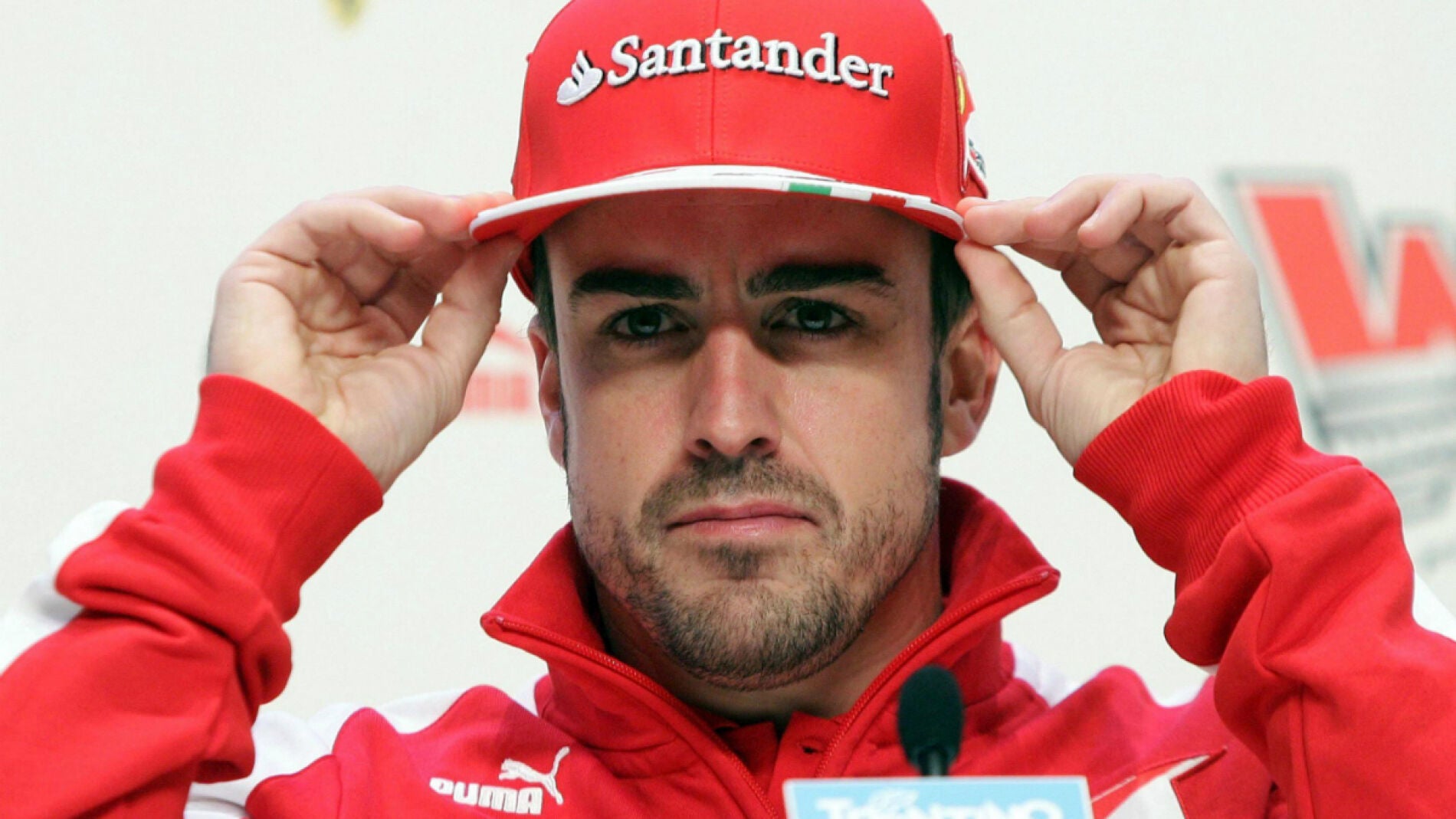 Alonso en sala de prensa del Wrooom 2013