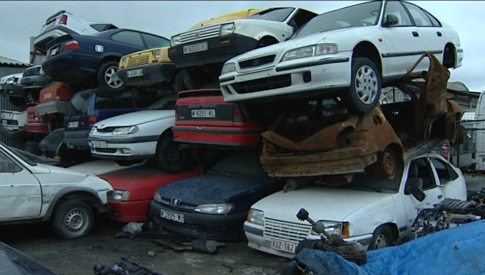 Los talleres reciben coches para reparar cuyo dueño ya no vuelve a recogerlos