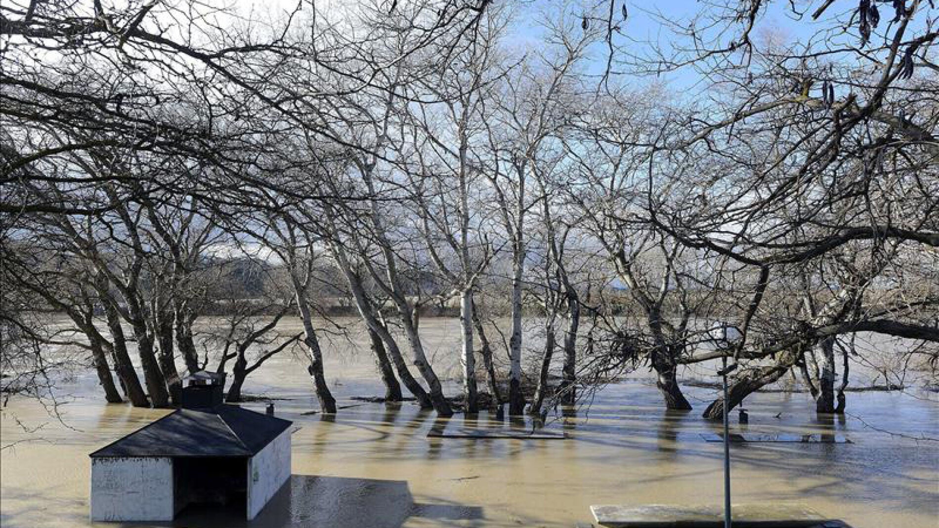 La lluvia inunda las huertas