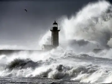 El mar, embravecido El mar, embravecido