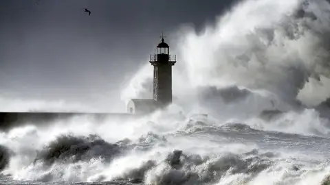 El mar, embravecido El mar, embravecido