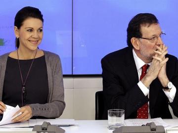  El presidente del PP, Mariano Rajoy, junto a la secretaria general, María Dolores de Cospedal