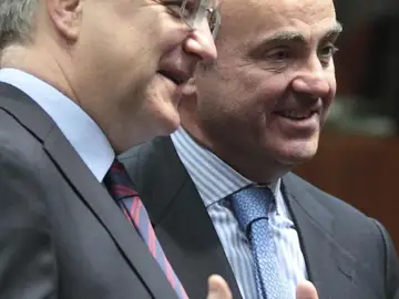 Luis de Guindos, y el vicepresidente económico de la Comisión Europea, Olli Rehn Luis de Guindos, y el vicepresidente económico de la Comisión Europea, Olli Rehn